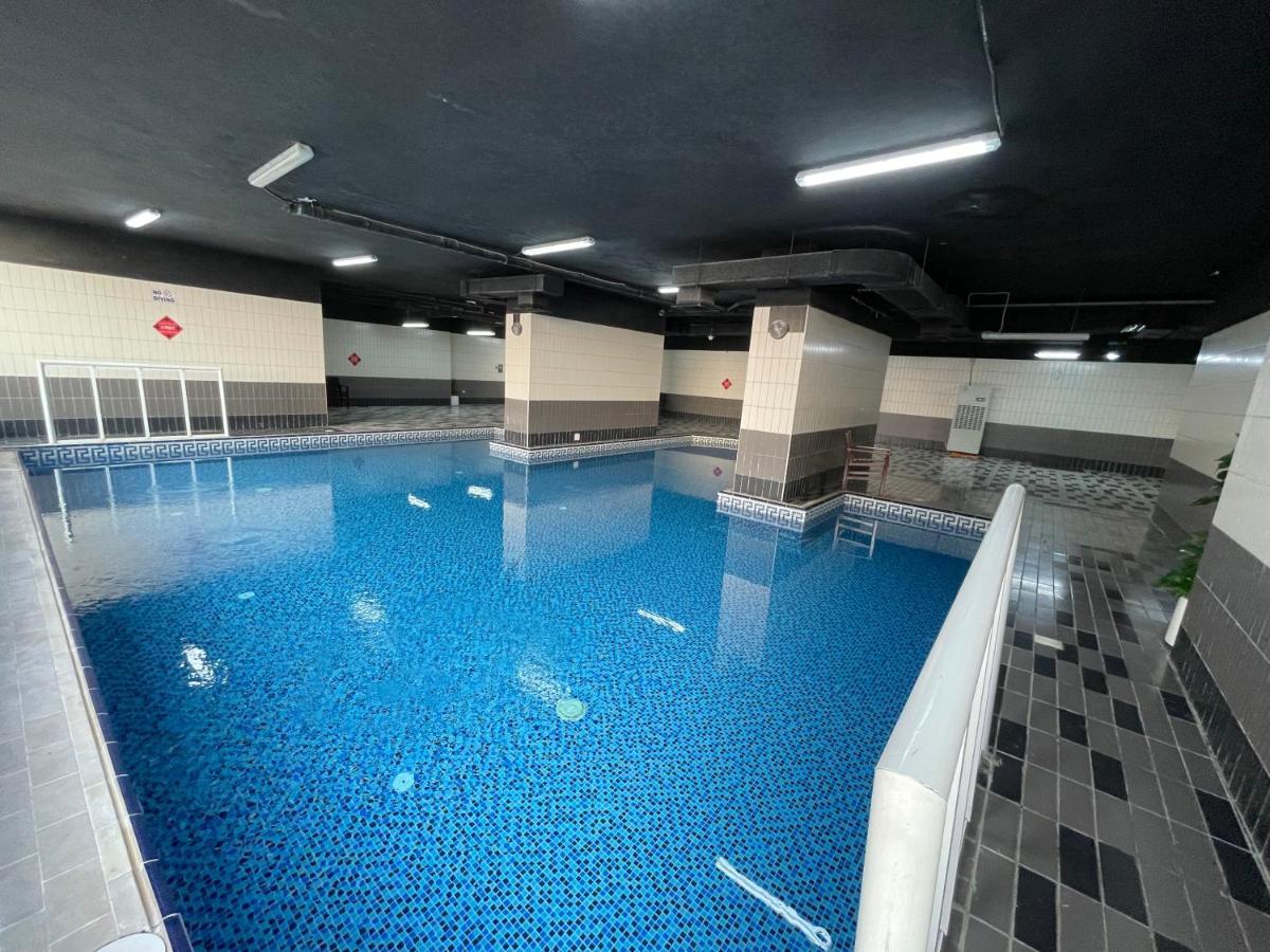 Sea View 1Br Apartment - Marina Pinnacle Dubai Luaran gambar