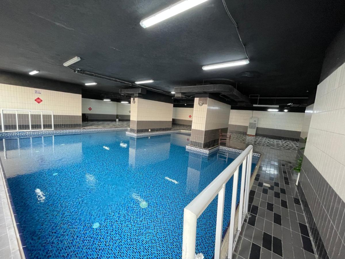 Sea View 1Br Apartment - Marina Pinnacle Dubai Luaran gambar