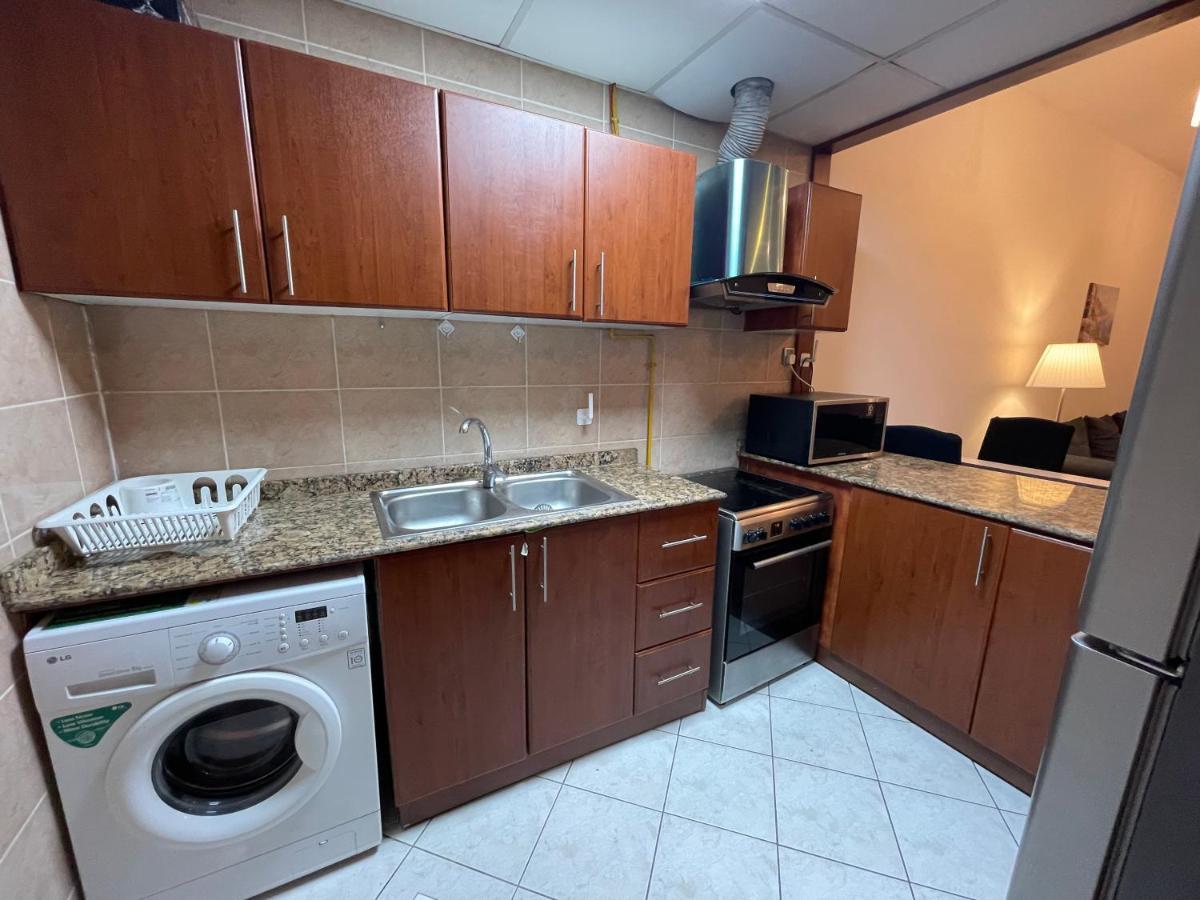 Sea View 1Br Apartment - Marina Pinnacle Dubai Luaran gambar