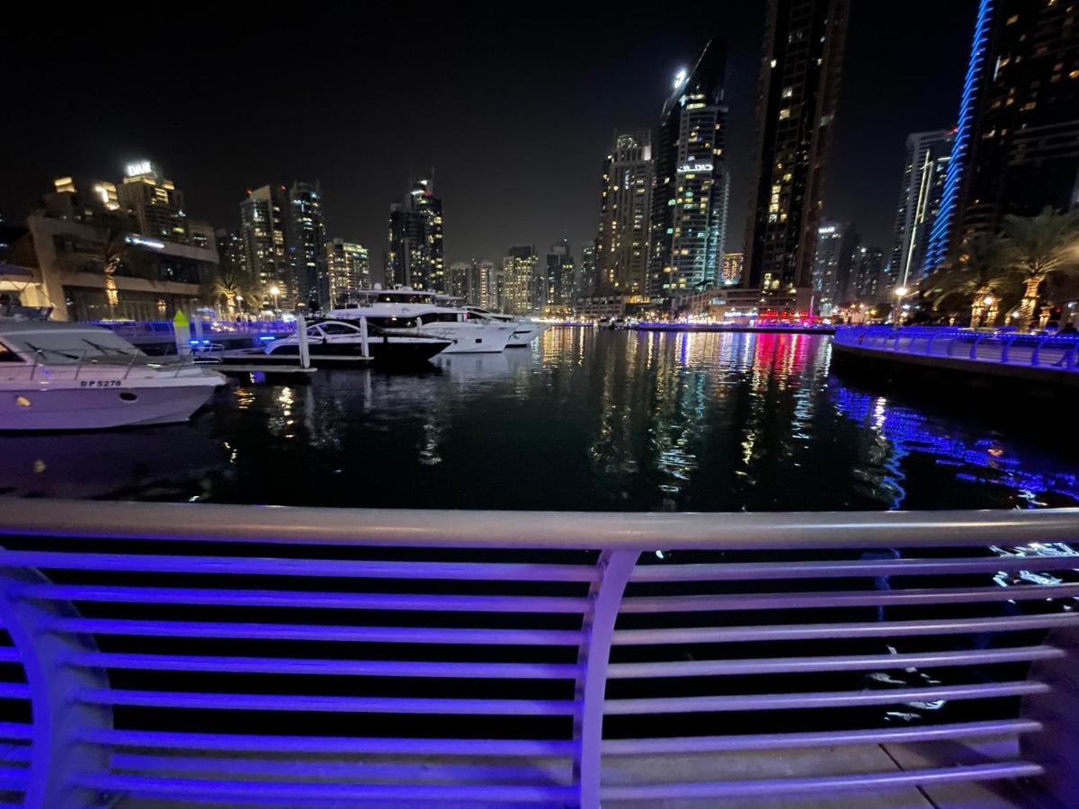 Sea View 1Br Apartment - Marina Pinnacle Dubai Luaran gambar