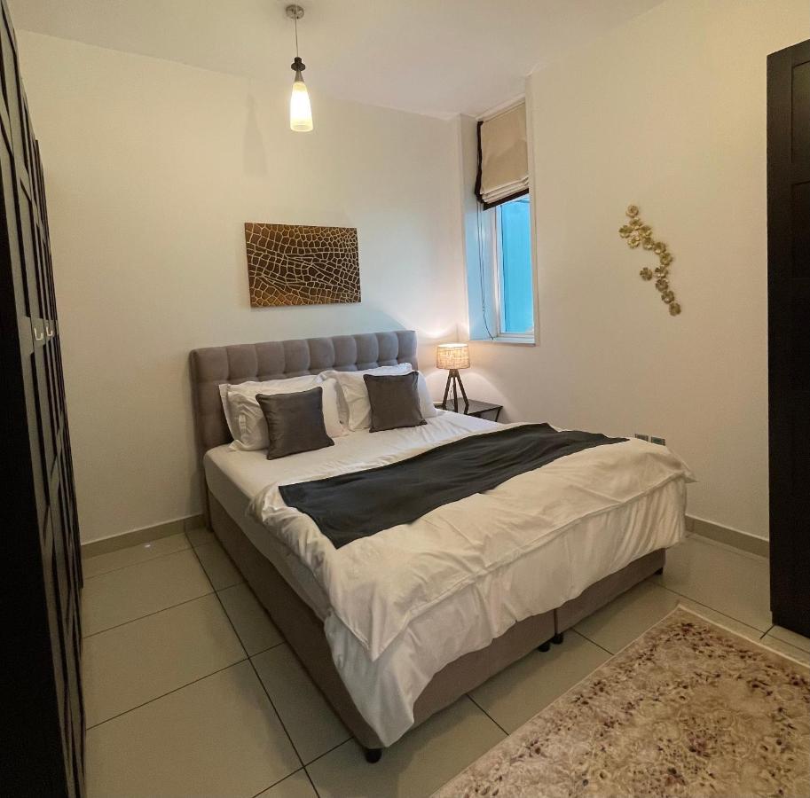 Sea View 1Br Apartment - Marina Pinnacle Dubai Luaran gambar