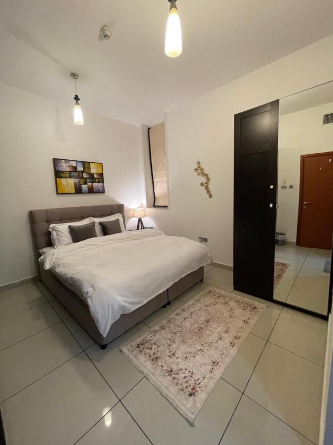 Sea View 1Br Apartment - Marina Pinnacle Dubai Luaran gambar